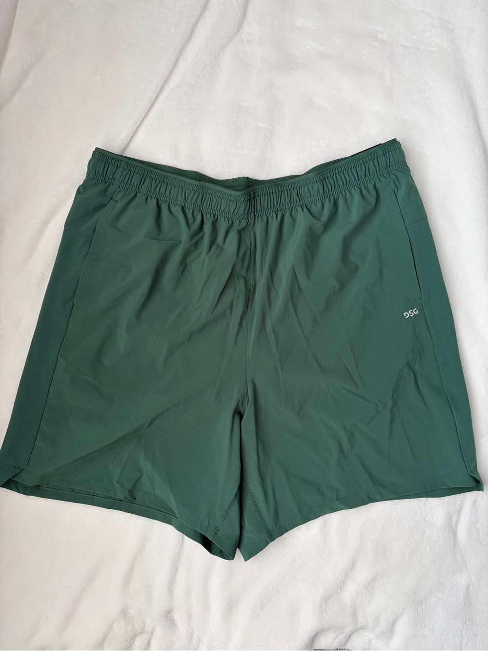 NWT DSG Men's Green 7” Stride Shorts